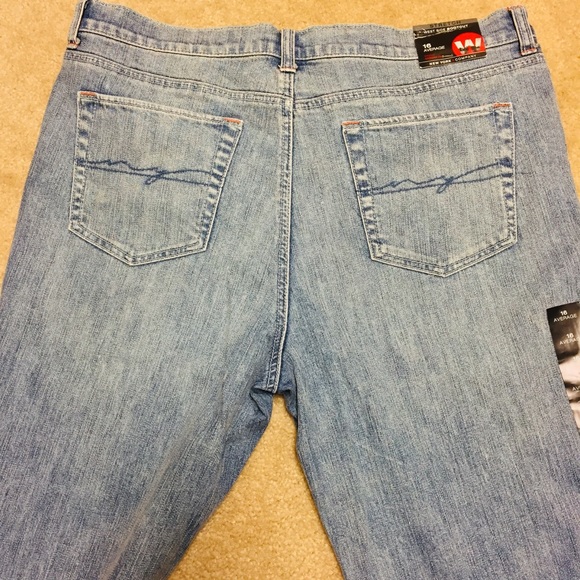 Stretch Blue Jeans - Picture 5 of 7